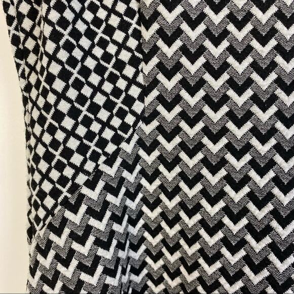 COOPERATIVE CHEVRON ARGYLE BLACK AND WHITE SLEEVELESS DRESS SIZE XS - Picture 4 of 10